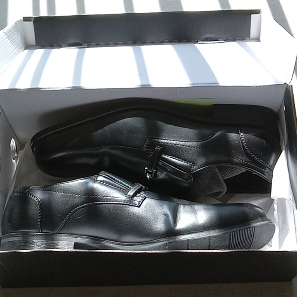 Alfani Dress shoes worn only once 10.5 great condition
